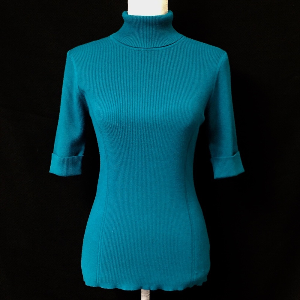 WHBM Teal ribbed turtleneck. Sz L. EUC